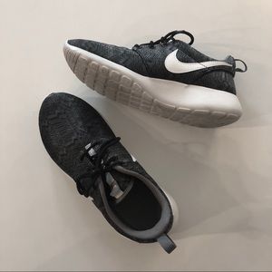 Nike Roshe Run Shoes